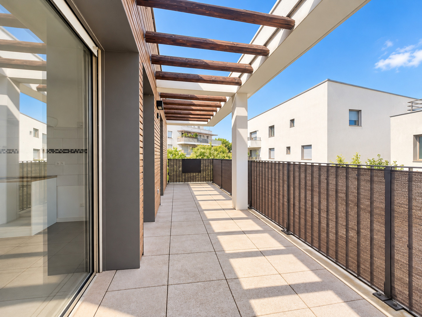 
                                                Vente
                                                 Appartement T4 - dernier étage avec terrasse