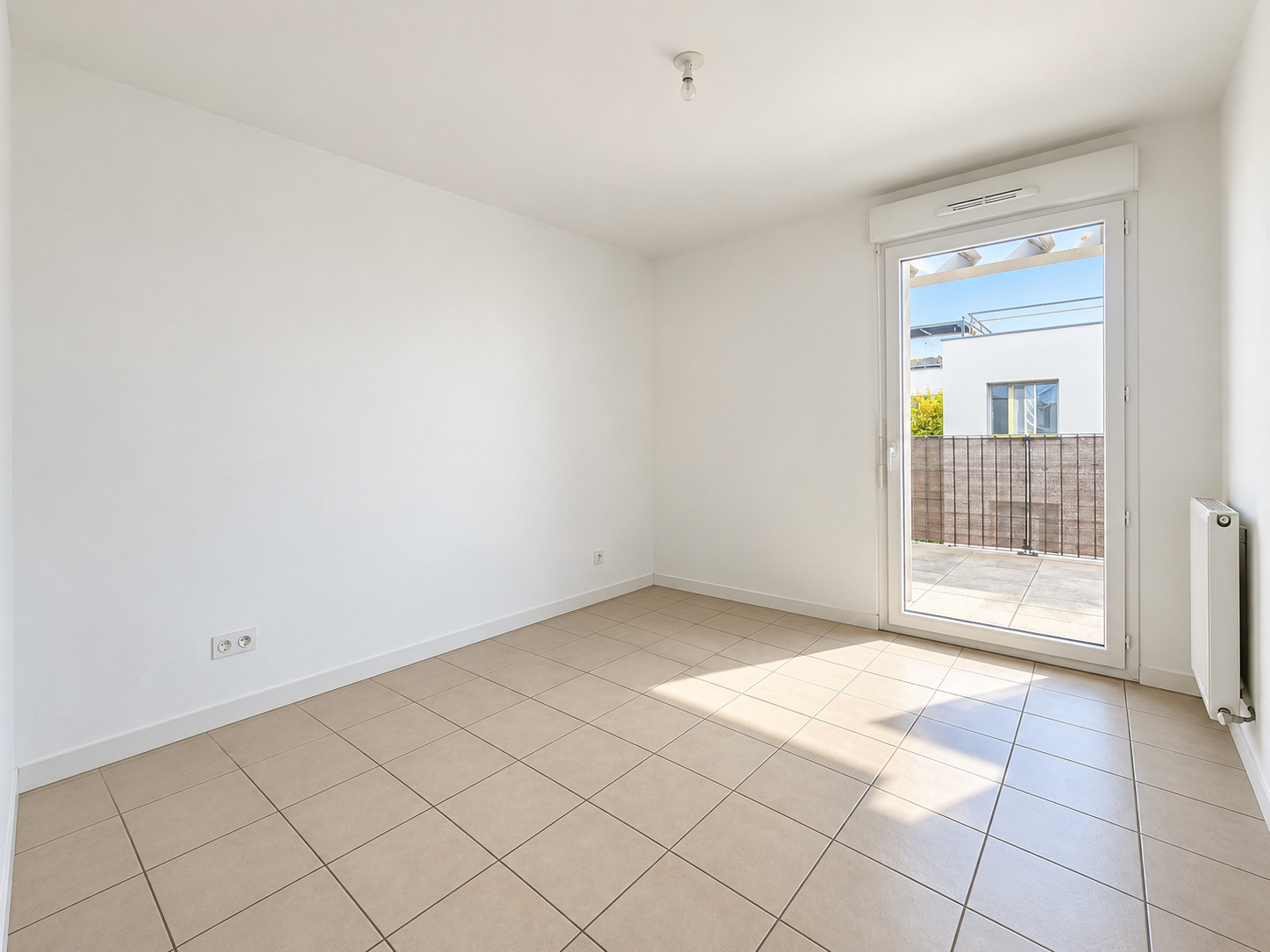 
                                                Vente
                                                 Appartement T4 - dernier étage avec terrasse
