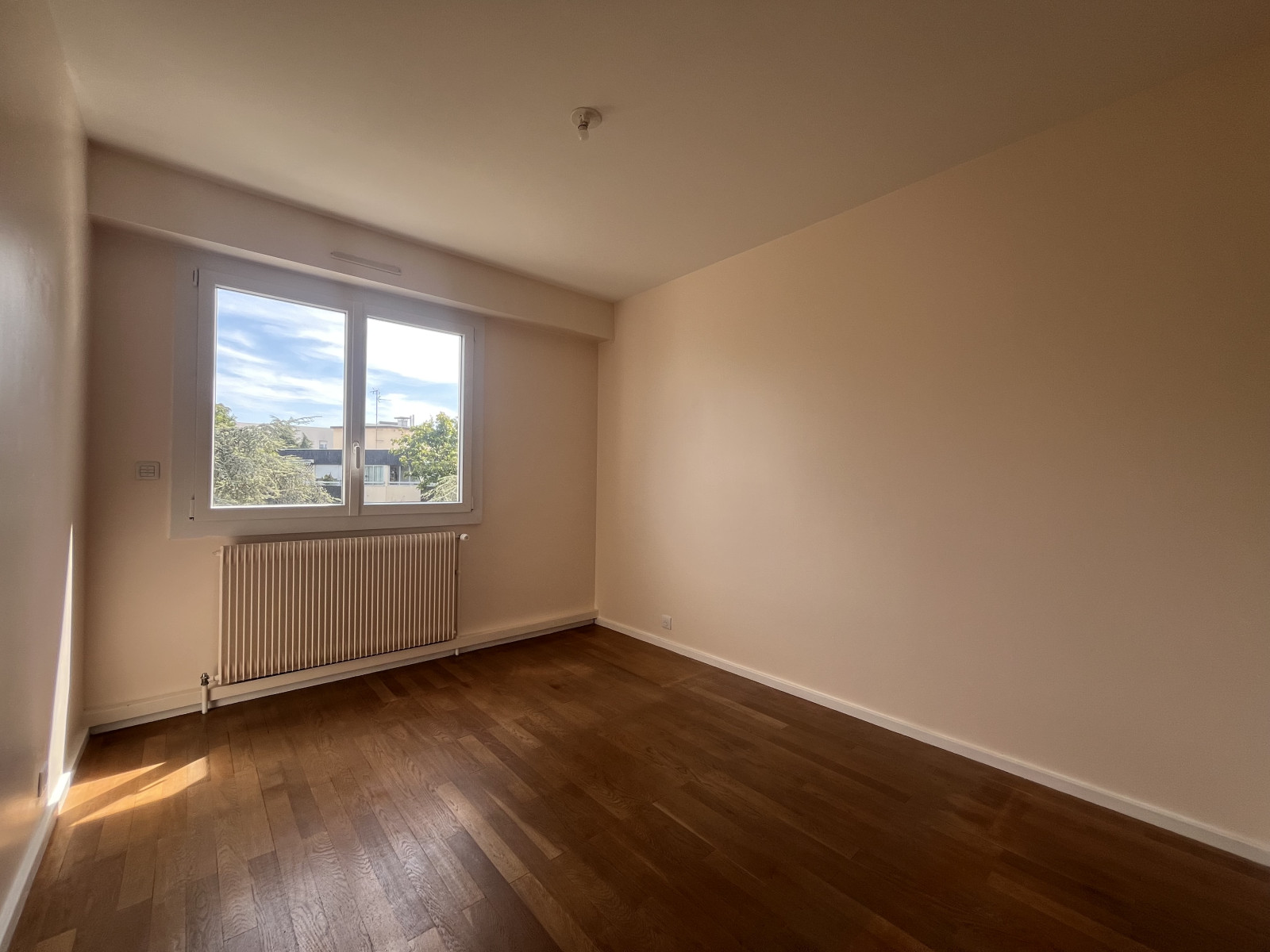 
                                                Vente
                                                 Appartement T4 - Dernier étage - Point du Jour