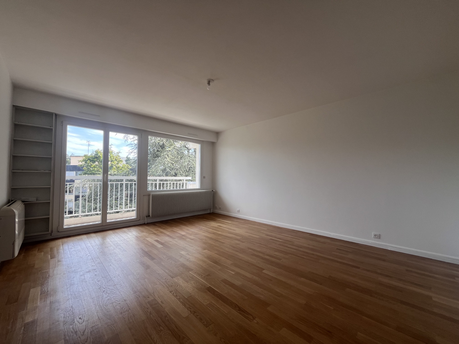 
                                                Vente
                                                 Appartement T4 - Dernier étage - Point du Jour