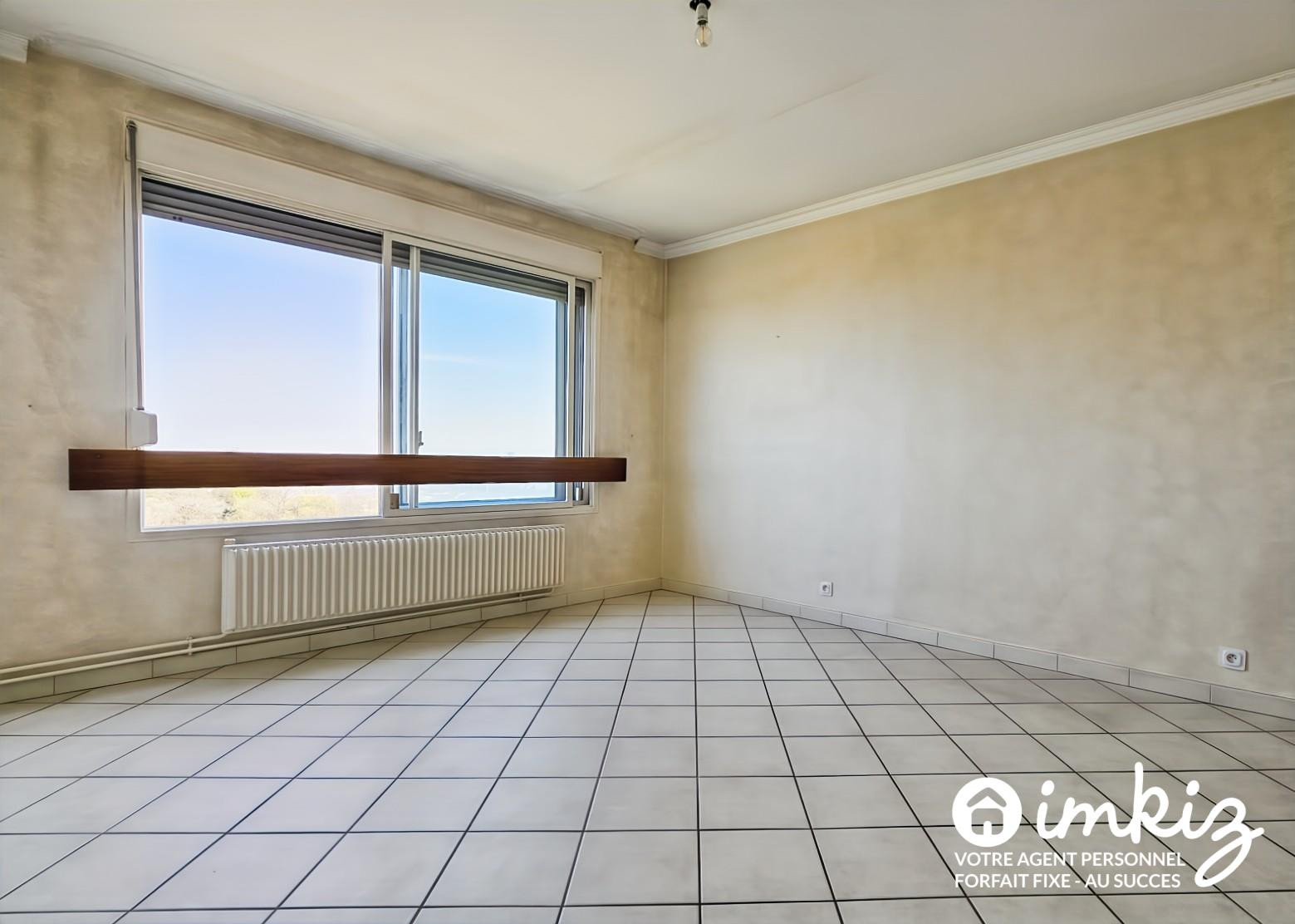 
                                                Vente
                                                 Appartement T4 double vue d'exception, avec balcon