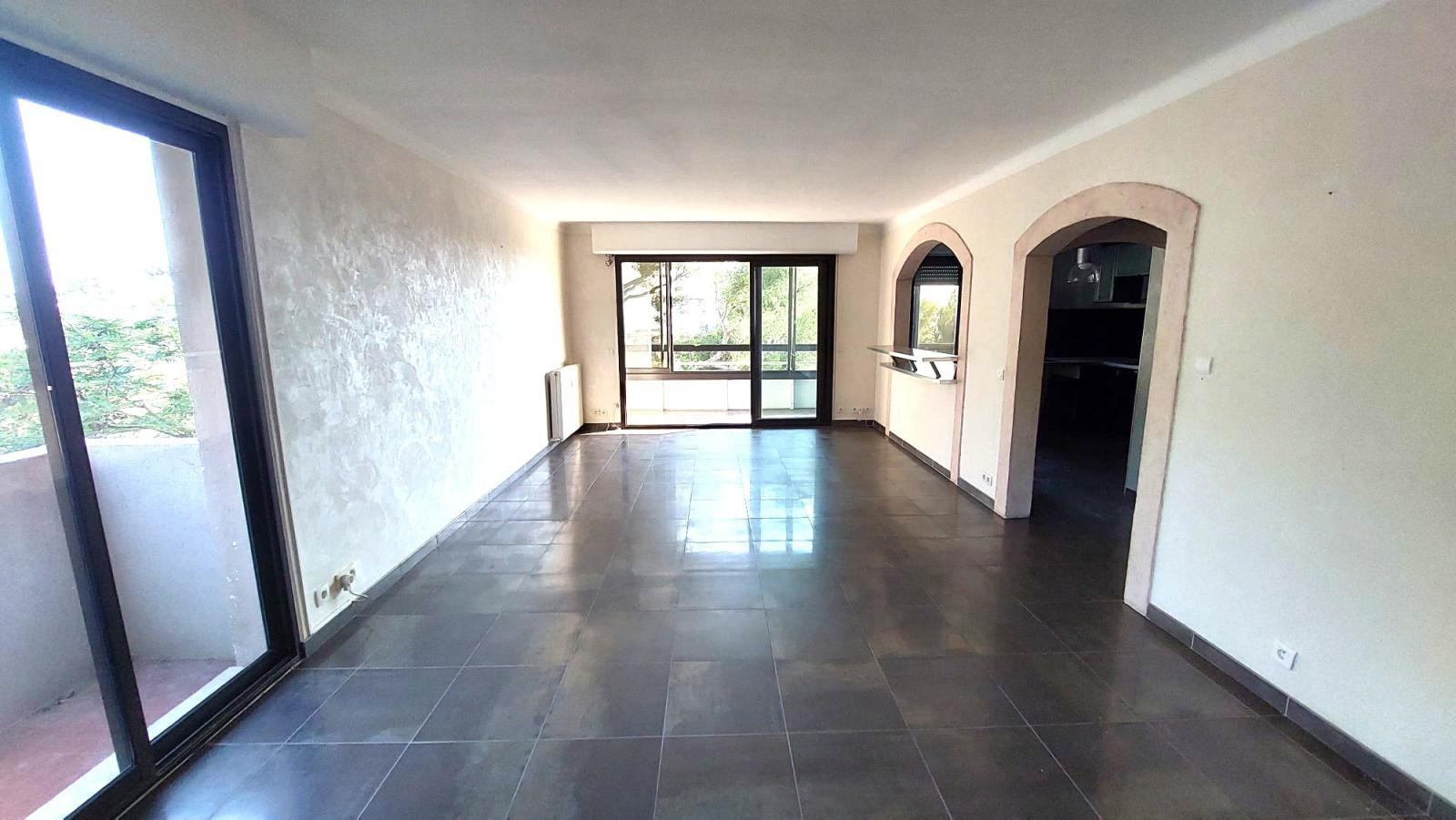 
                                                Location
                                                 Appartement T4 La Serinette avec garage et vue mer