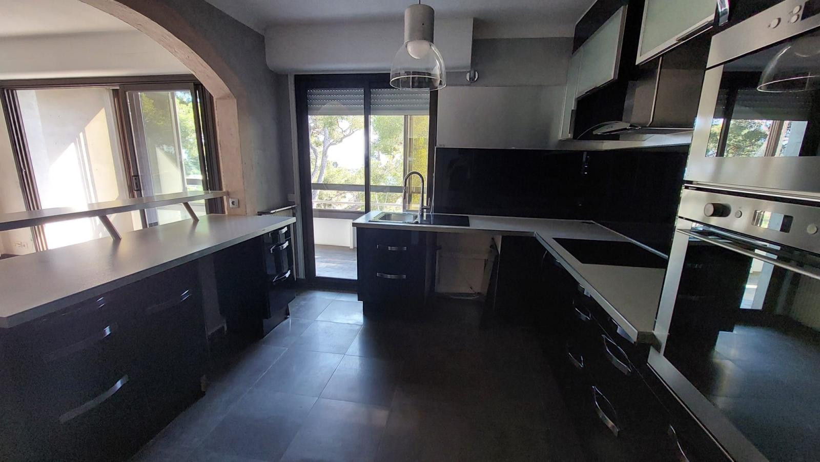 
                                                Location
                                                 Appartement T4 La Serinette avec garage et vue mer