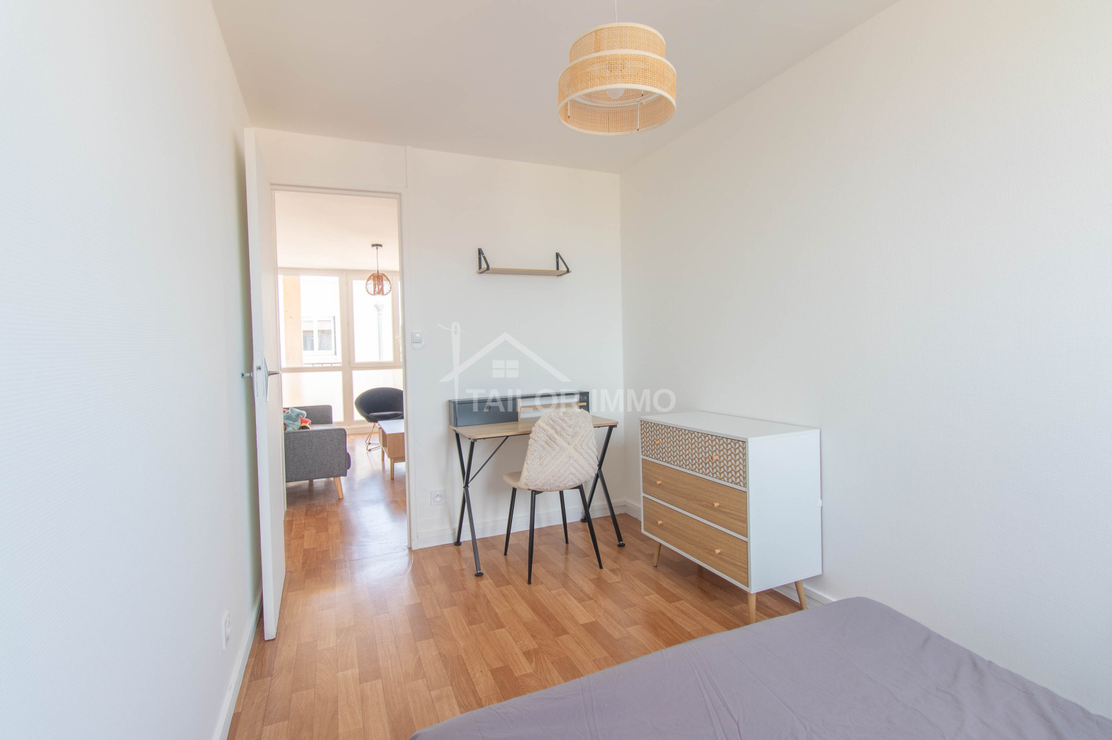 
                                                Location
                                                 Appartement T4 Meublé
