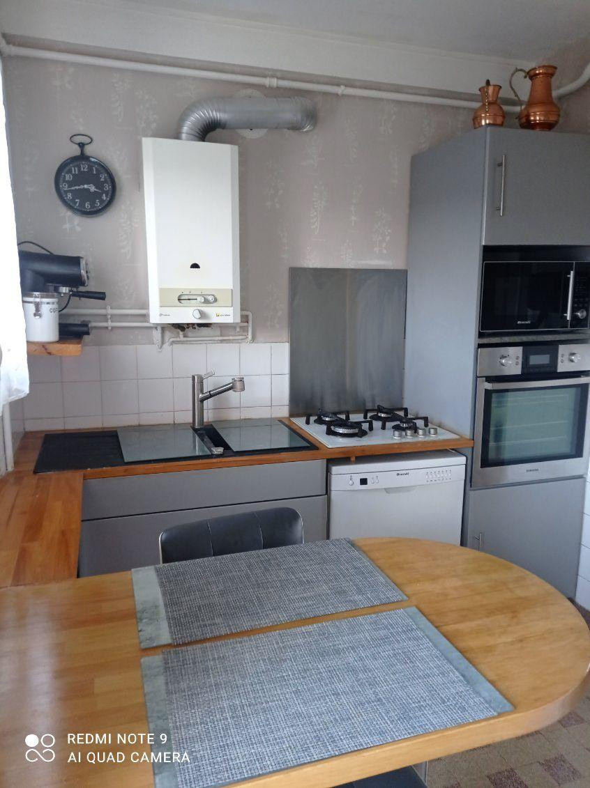 
                                                Location
                                                 Appartement T4 meublé Le Mans dans un parc