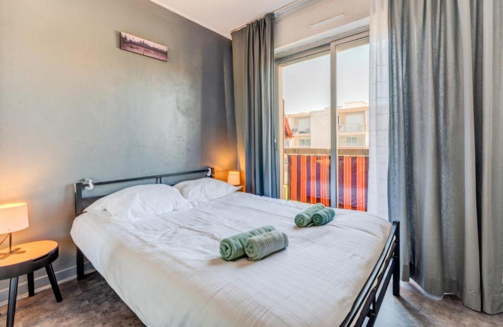 
                                                Location
                                                 Appartement T4 Promenade des Anglais