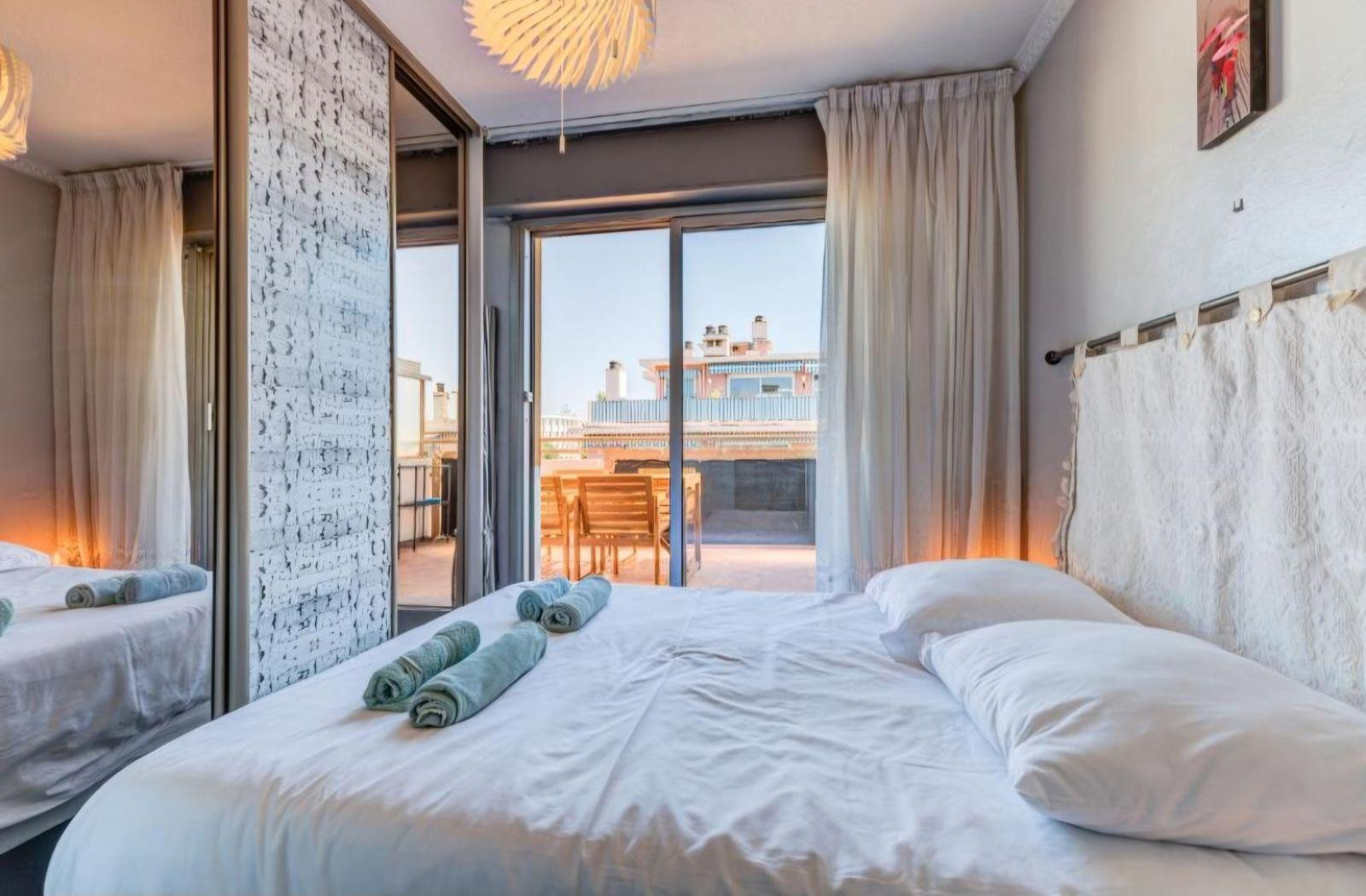 
                                                Location
                                                 Appartement T4 Promenade des Anglais