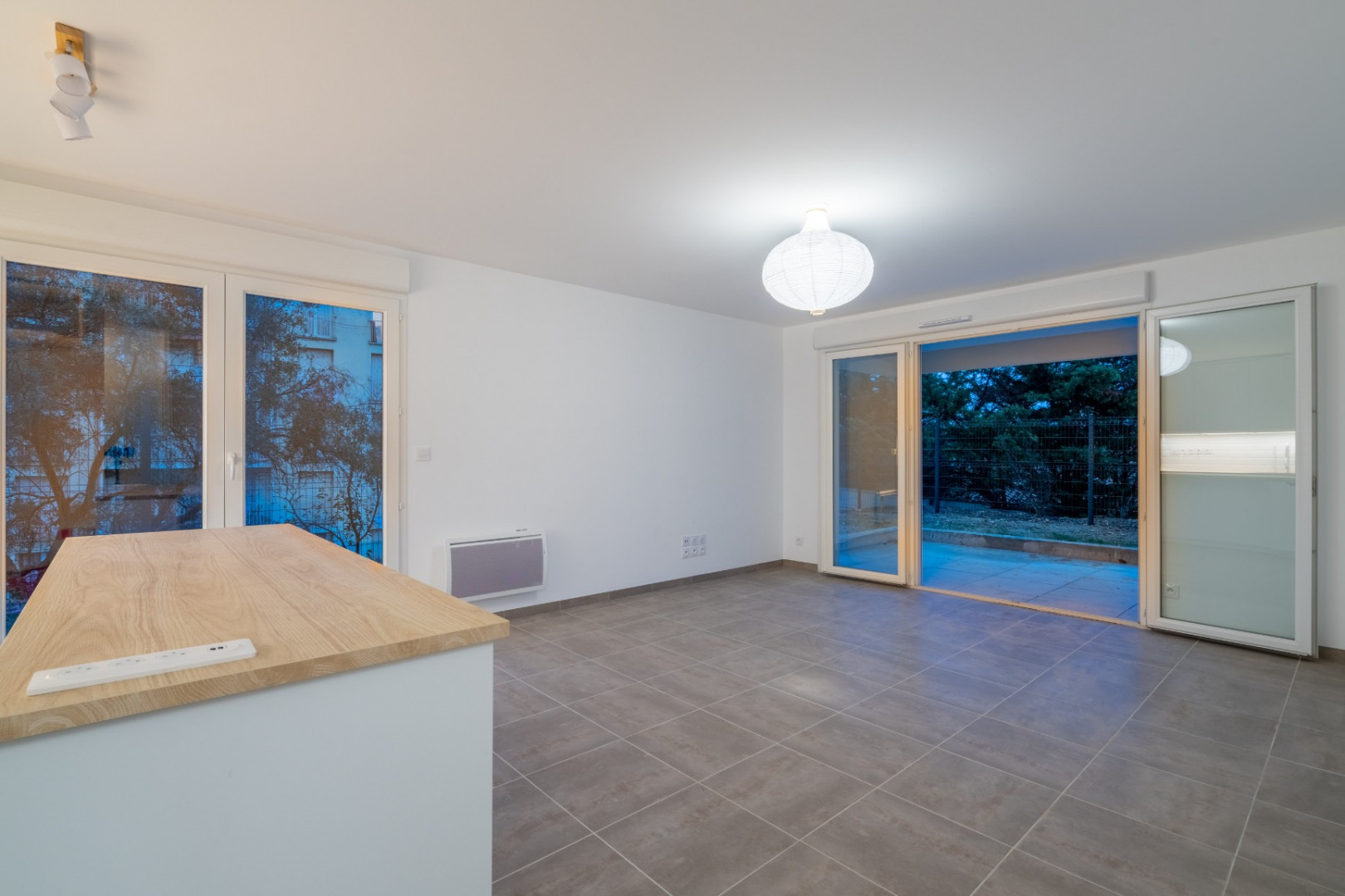 
                                                Vente
                                                 Appartement T4 RDC surélevé 84m² + 110m² extérieur