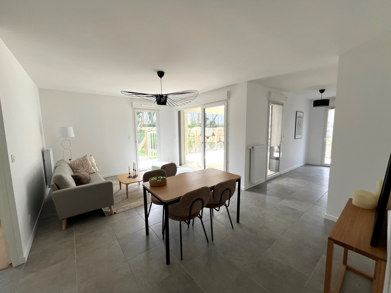 
                                                Vente
                                                 APPARTEMENT T4 - RILLIEUX - PISCINE ORIGAMI