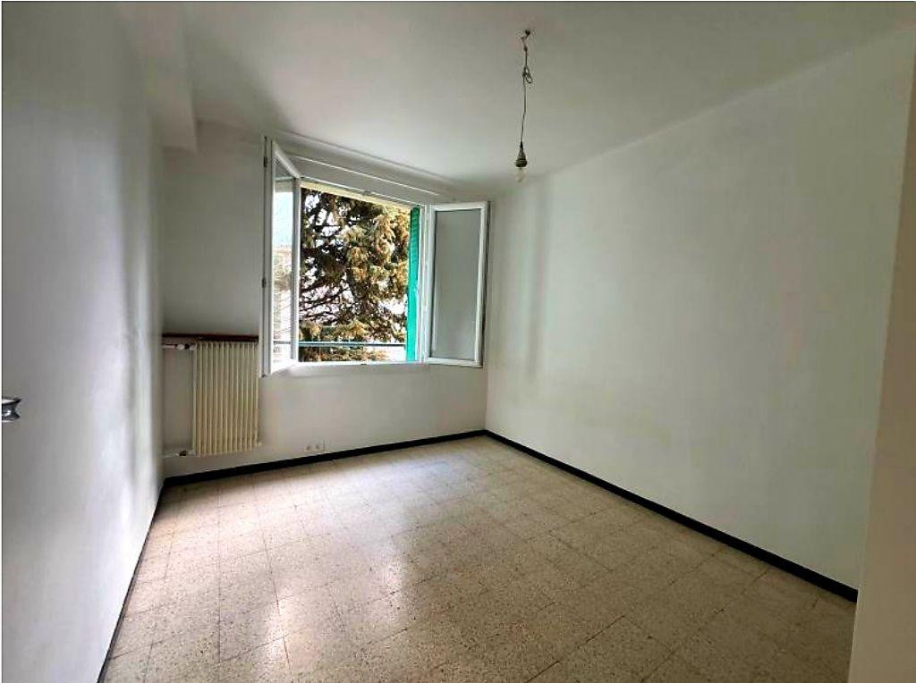 
                                                Location
                                                 Appartement T4 secteur universités