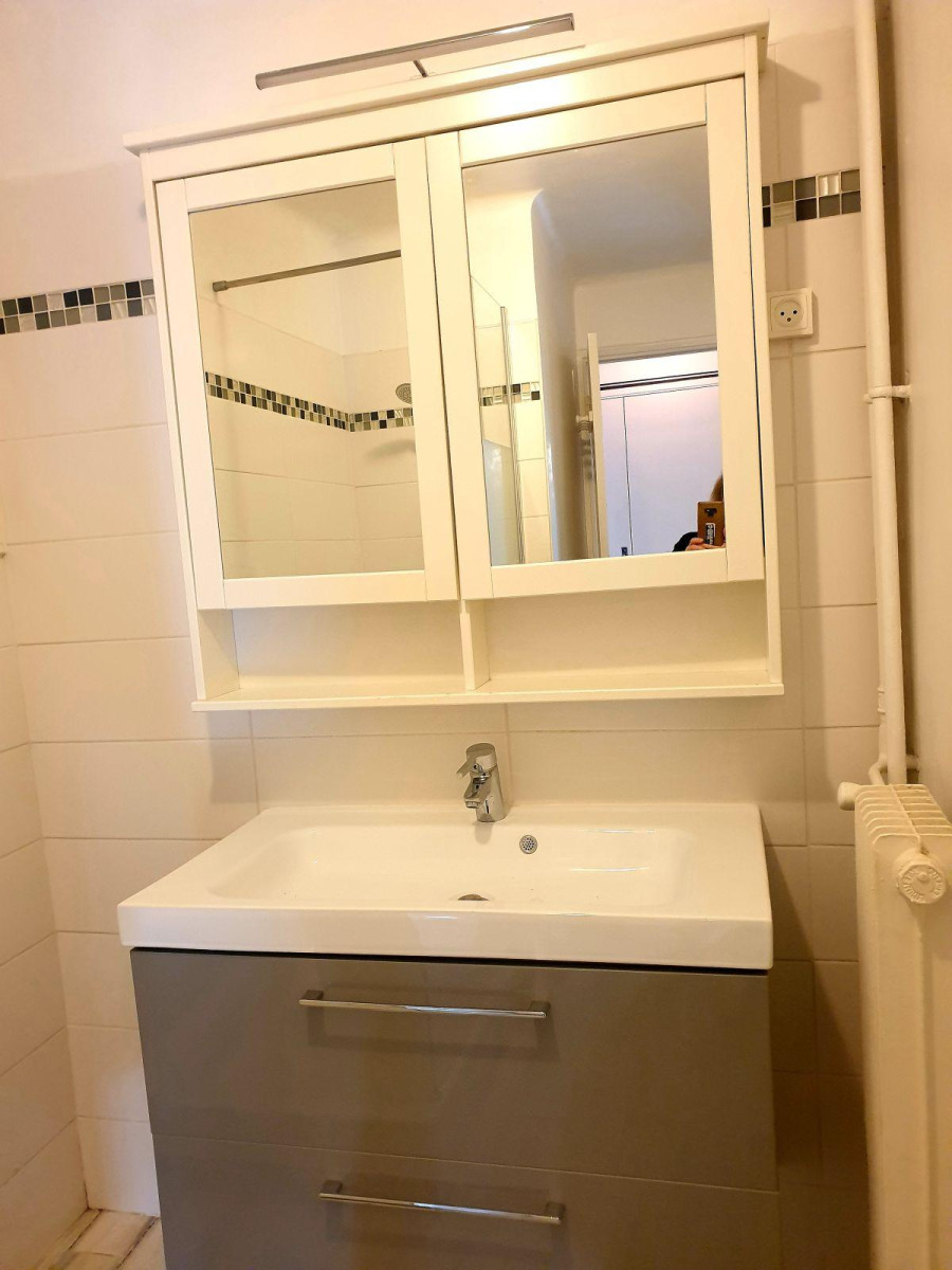 
                                                Location
                                                 Appartement T4 secteur universités