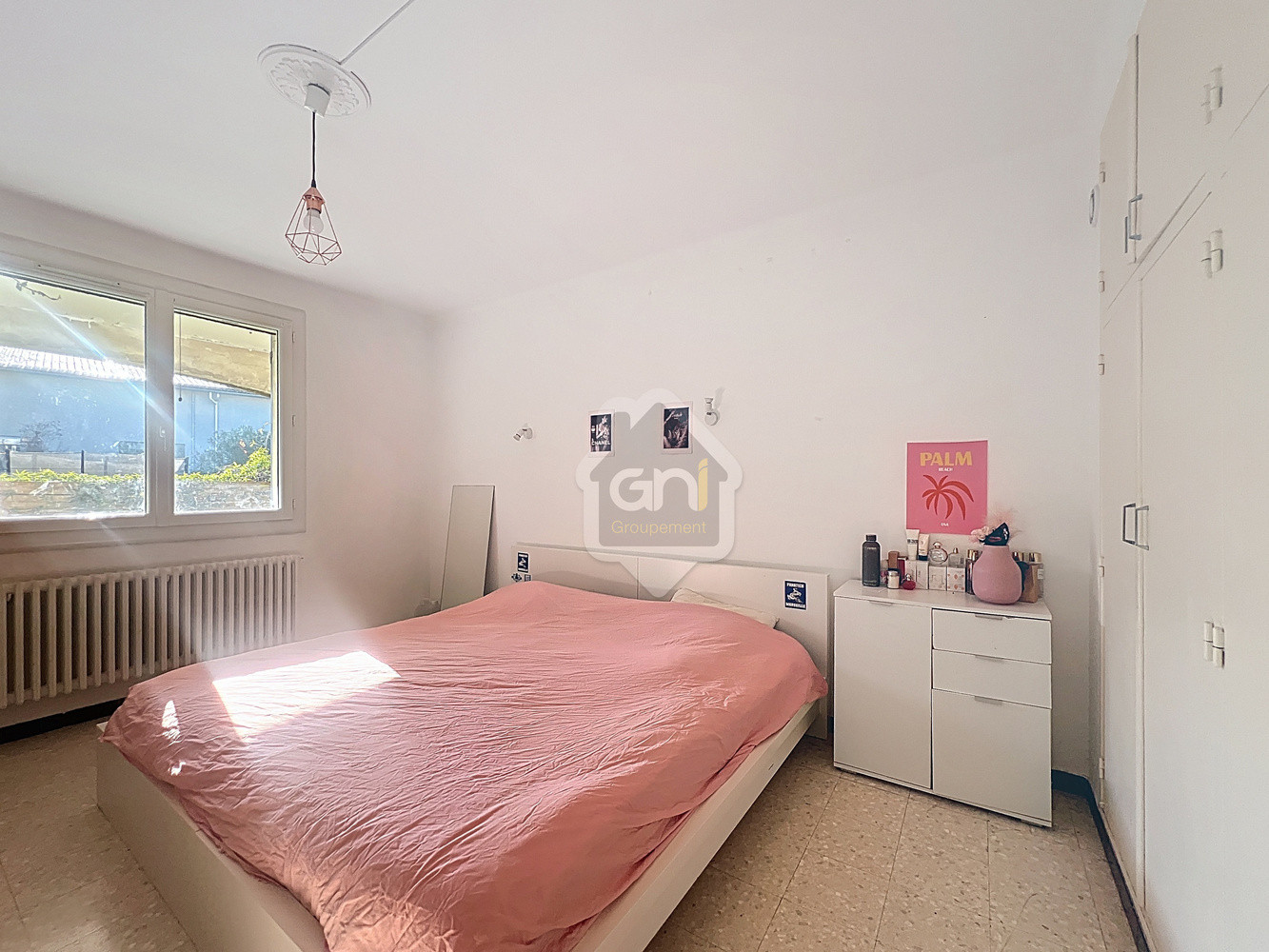 
                                                Location
                                                 Appartement T4 - Terrasse, Garage.