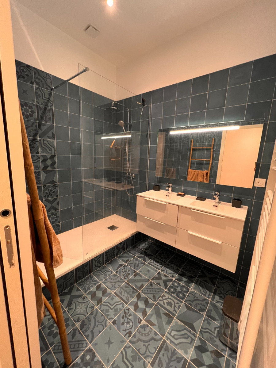 
                                                Location
                                                 Appartement T5 164m² - Quartier Saint Charles