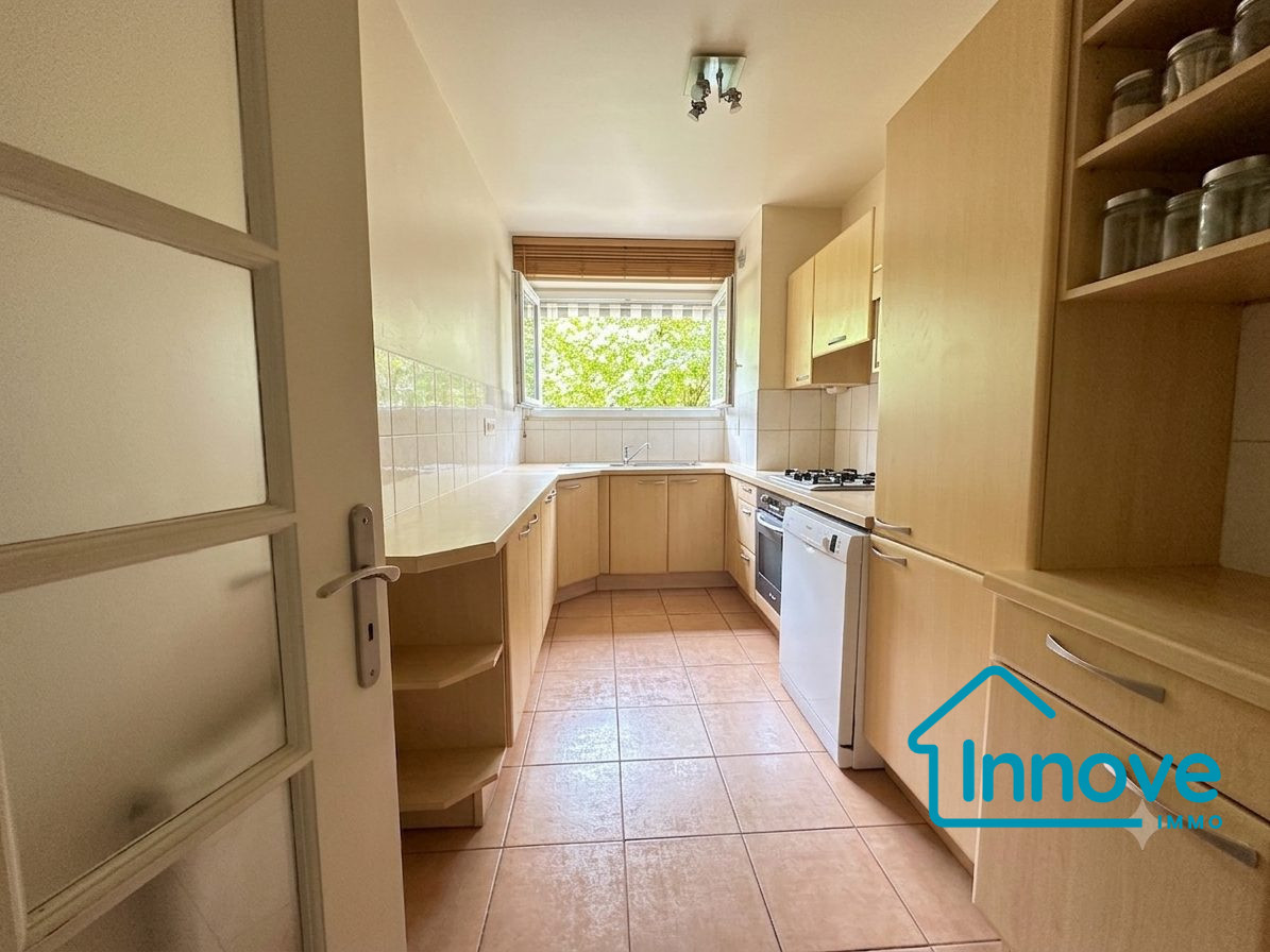 
                                                Vente
                                                 Appartement T5 à Vendre - Versailles Montreuil