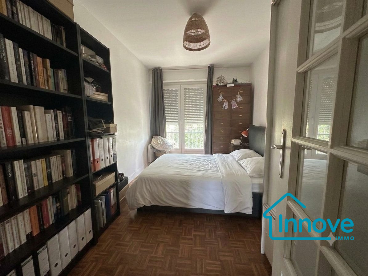 
                                                Vente
                                                 Appartement T5 à Vendre - Versailles Montreuil