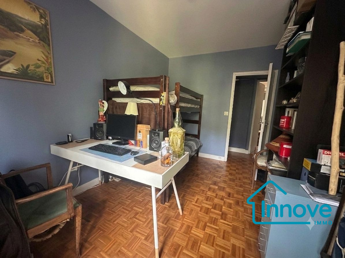 
                                                Vente
                                                 Appartement T5 à Vendre - Versailles Montreuil