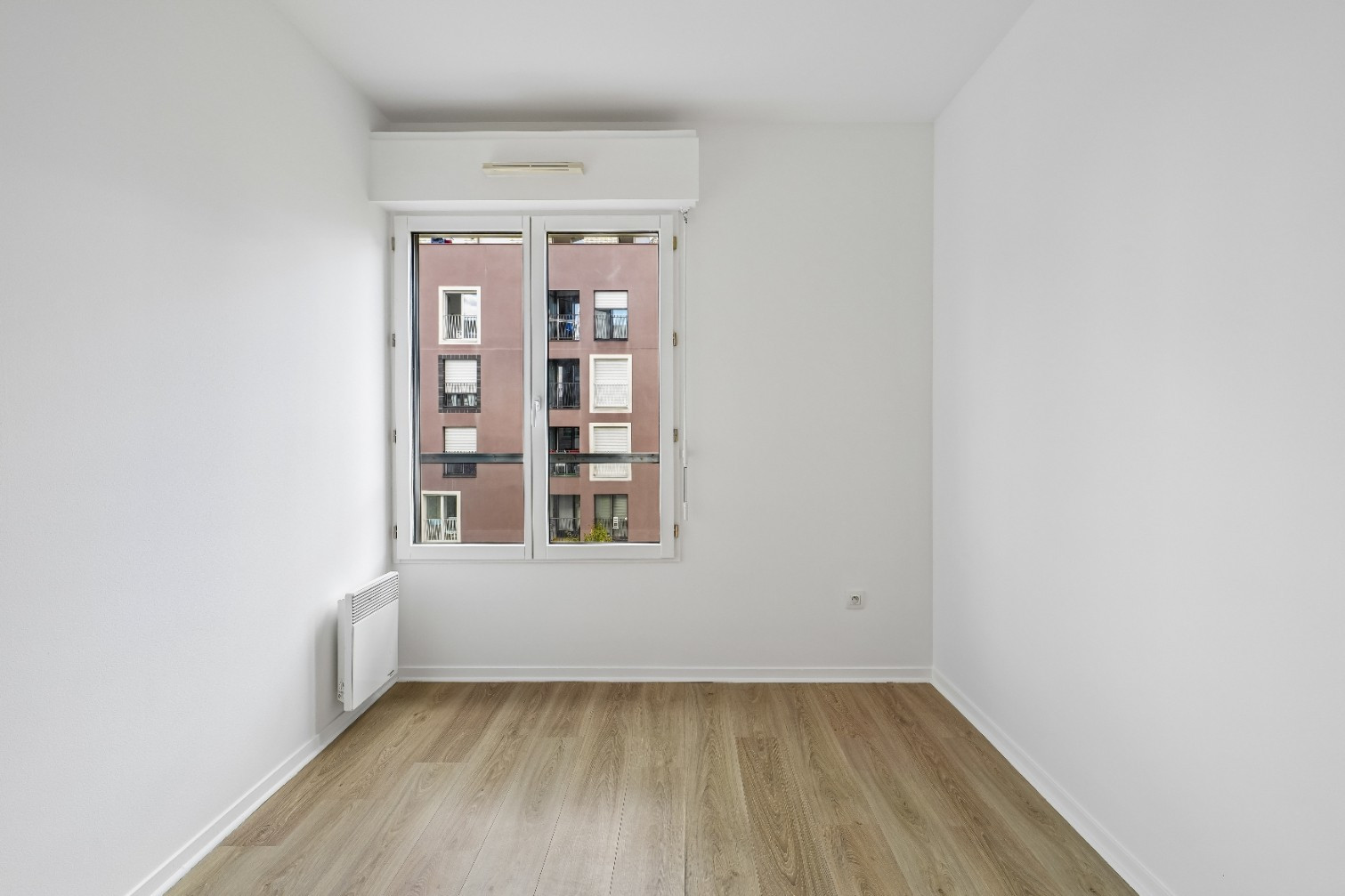 
                                                Vente
                                                 Appartement T5 avec balcon - Asnières - Lot 35