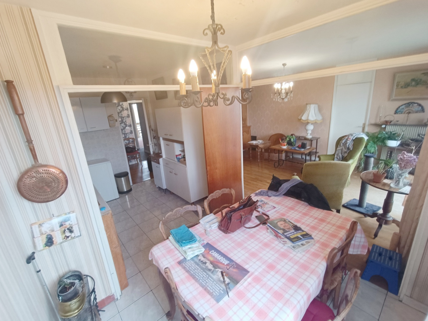 
                                                Vente
                                                 Appartement T5 avec garage et cave