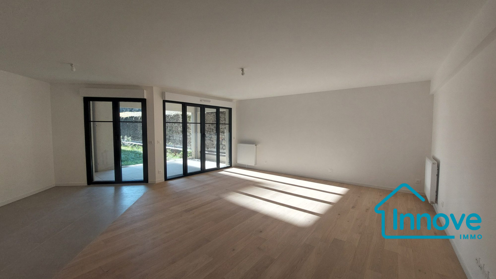 
                                                Vente
                                                 APPARTEMENT T5 AVEC JARDIN - CENTRE VILLE CHARTRES