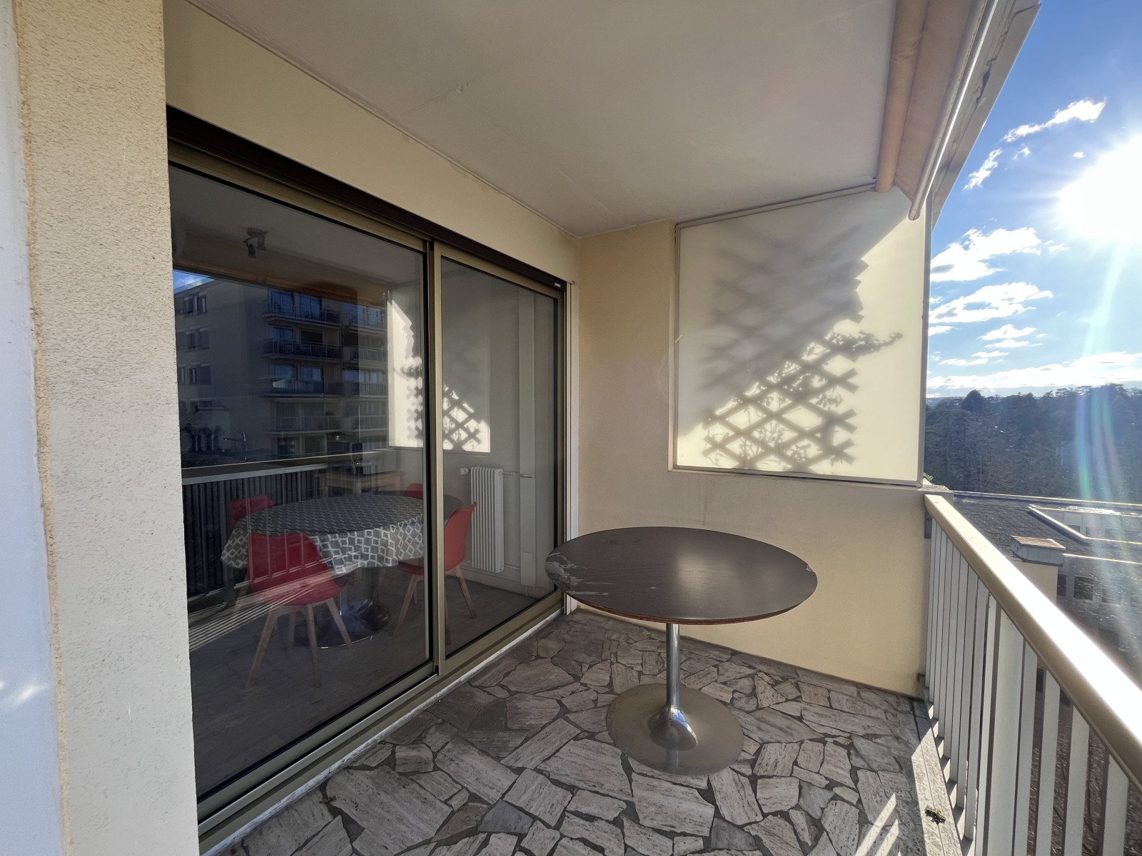 
                                                Vente
                                                 Appartement T5 en très bon état