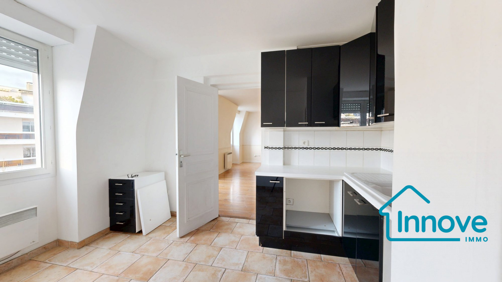 
                                                Vente
                                                 APPARTEMENT T5- LE CHESNAY- DERNIER ETAGE