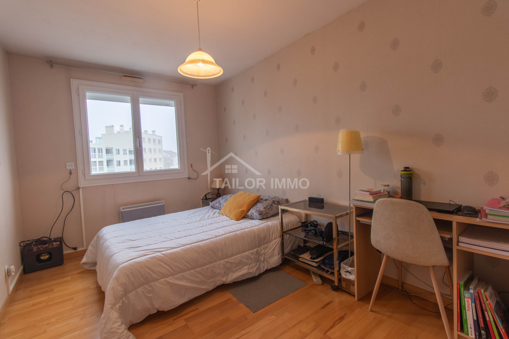 
                                                Location
                                                 Appartement T5 Meublé - Parking et Balcon