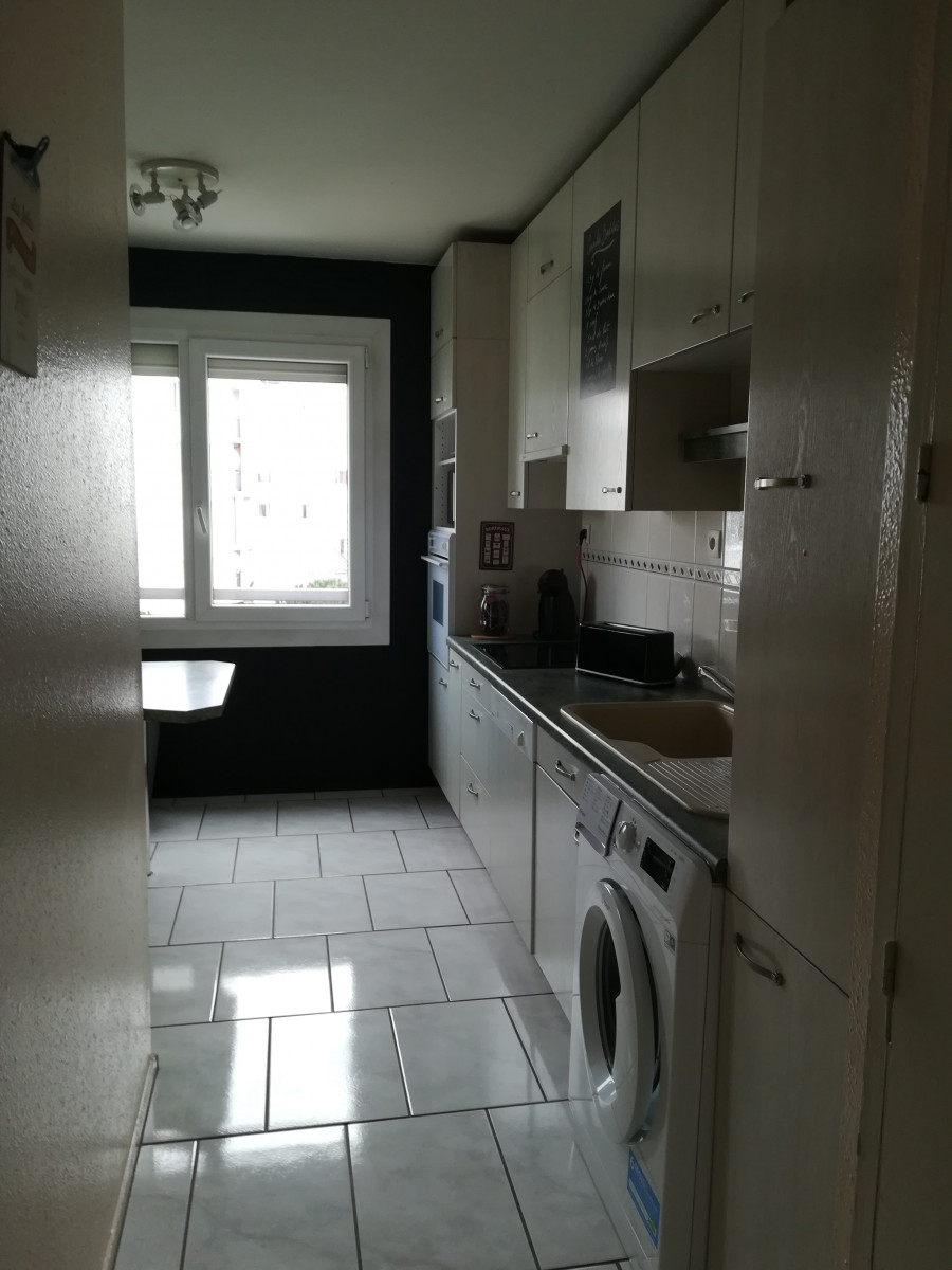 
                                                Vente
                                                 Appartement T5 Occupe 12420 à Talence