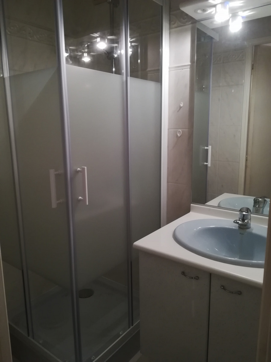 
                                                Vente
                                                 Appartement T5 Occupe 12420 à Talence