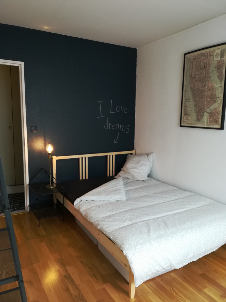 
                                                Vente
                                                 Appartement T5 Occupe 12420 à Talence