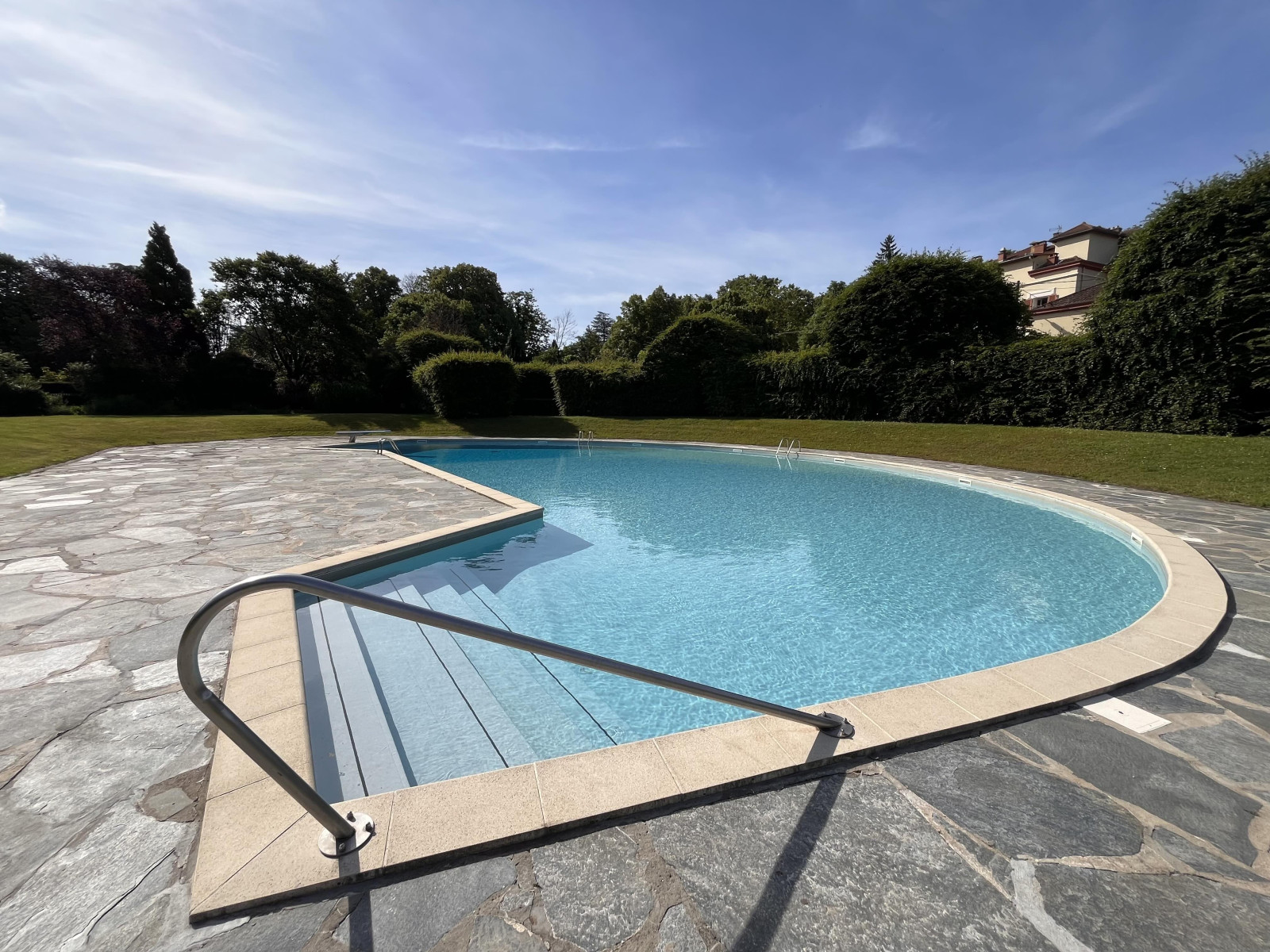 
                                                Vente
                                                 Appartement T5 - Résidence Pitance Ecully Centre