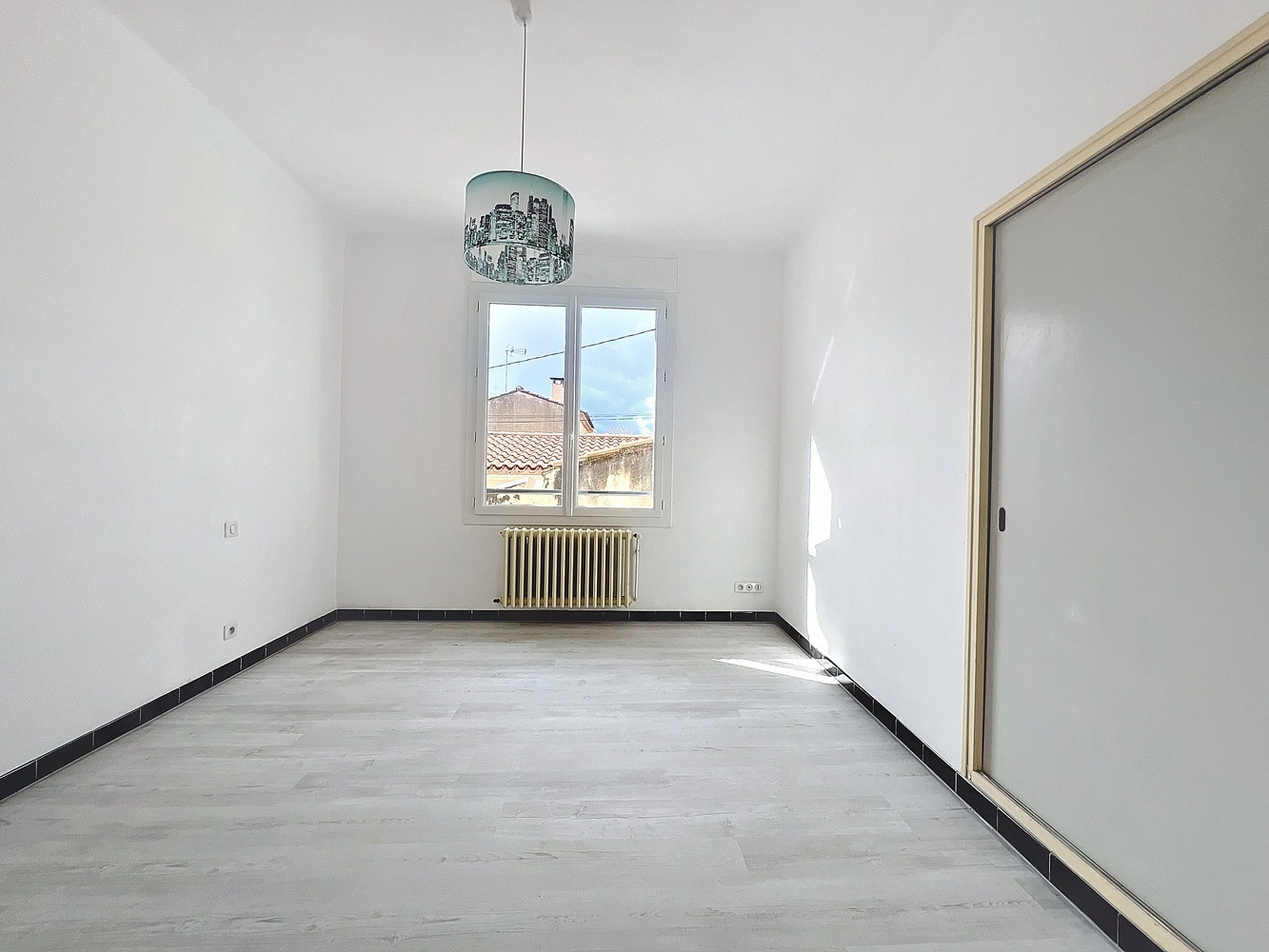 
                                                Location
                                                 Appartement T5 - Terrasse