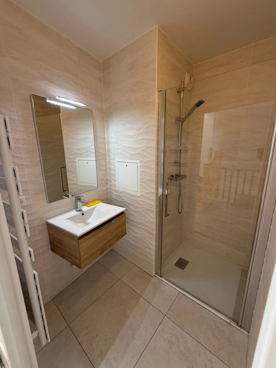 
                                                Vente
                                                 Appartement T5 Triplex  à Issy les Moulineaux