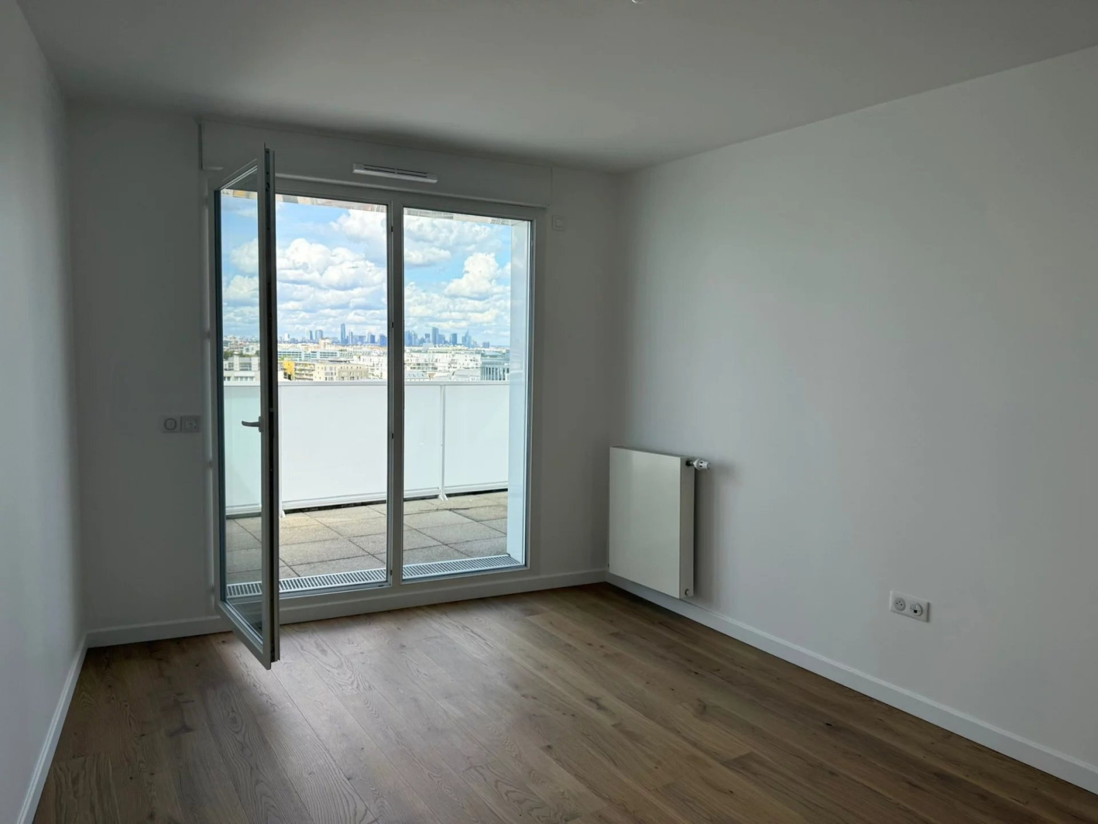 
                                                Vente
                                                 Appartement T5 Triplex  à Issy les Moulineaux