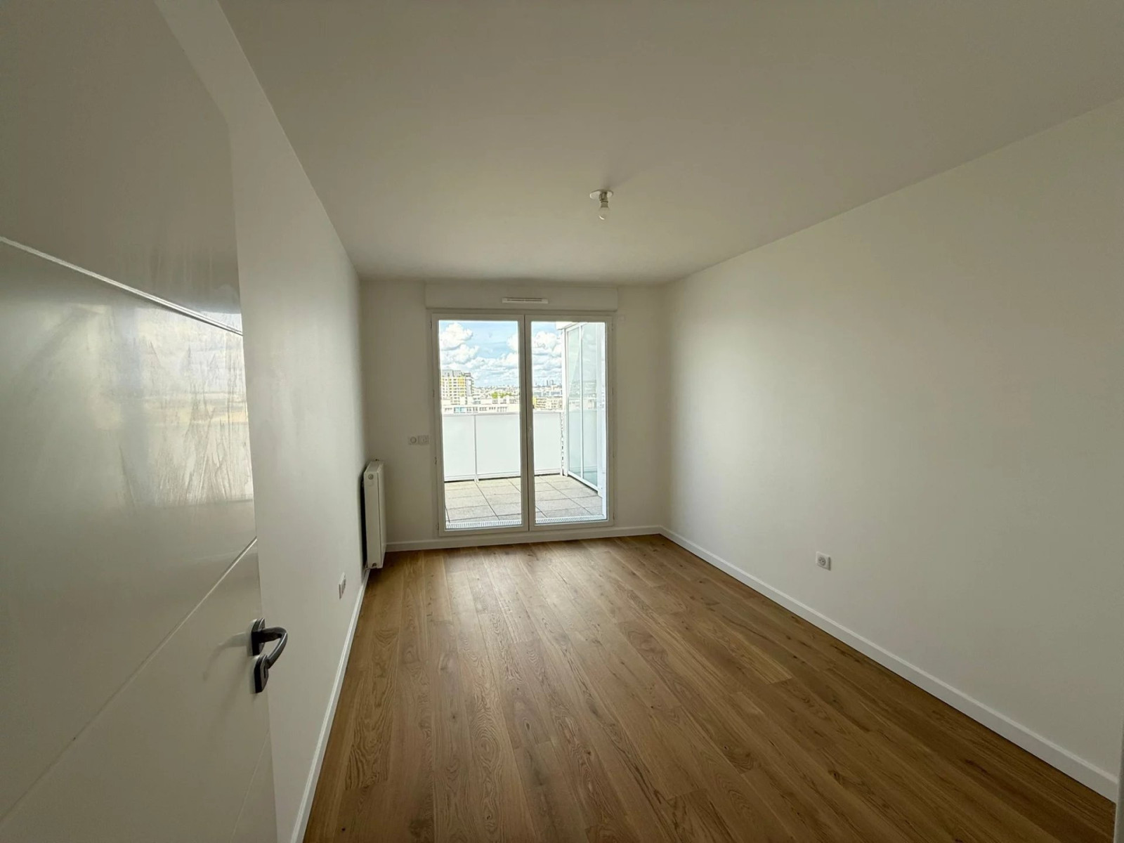 
                                                Vente
                                                 Appartement T5 Triplex  à Issy les Moulineaux