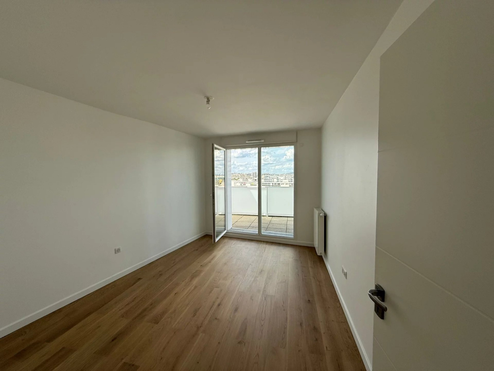 
                                                Vente
                                                 Appartement T5 Triplex  à Issy les Moulineaux