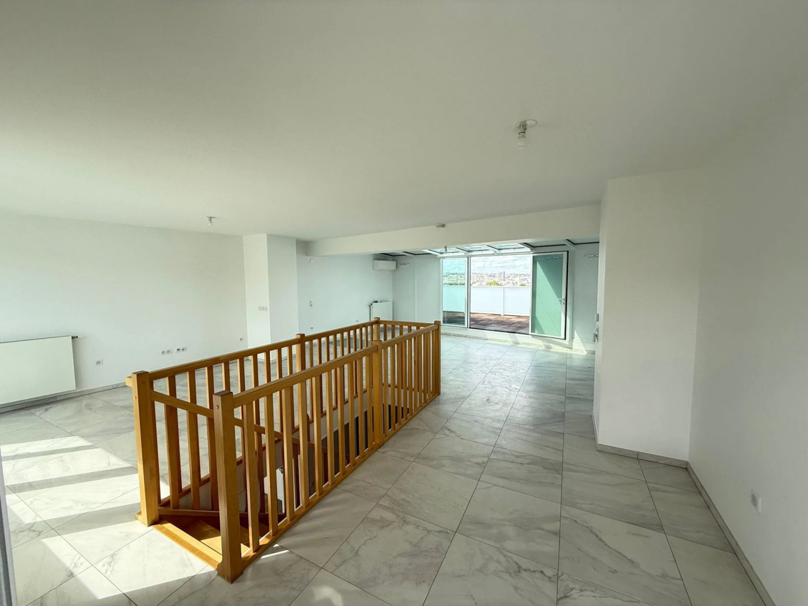 
                                                Vente
                                                 Appartement T5 Triplex  à Issy les Moulineaux