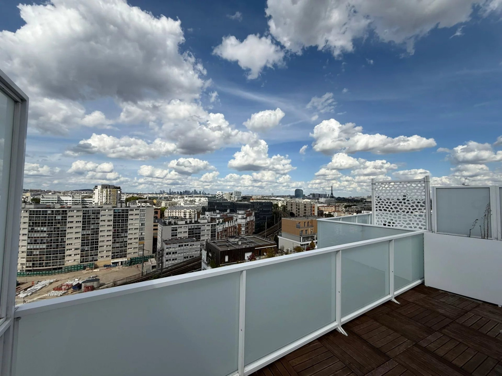 
                                                Vente
                                                 Appartement T5 Triplex  à Issy les Moulineaux