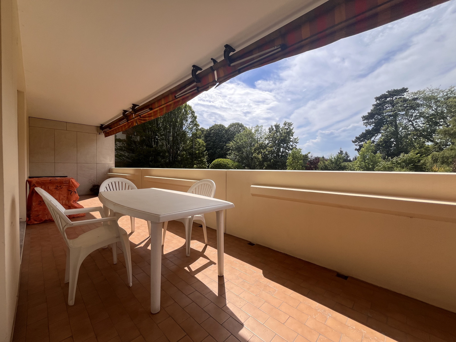 
                                                Vente
                                                 Appartement T7 - Résidence de standing avec piscine et tennis - Écully centre