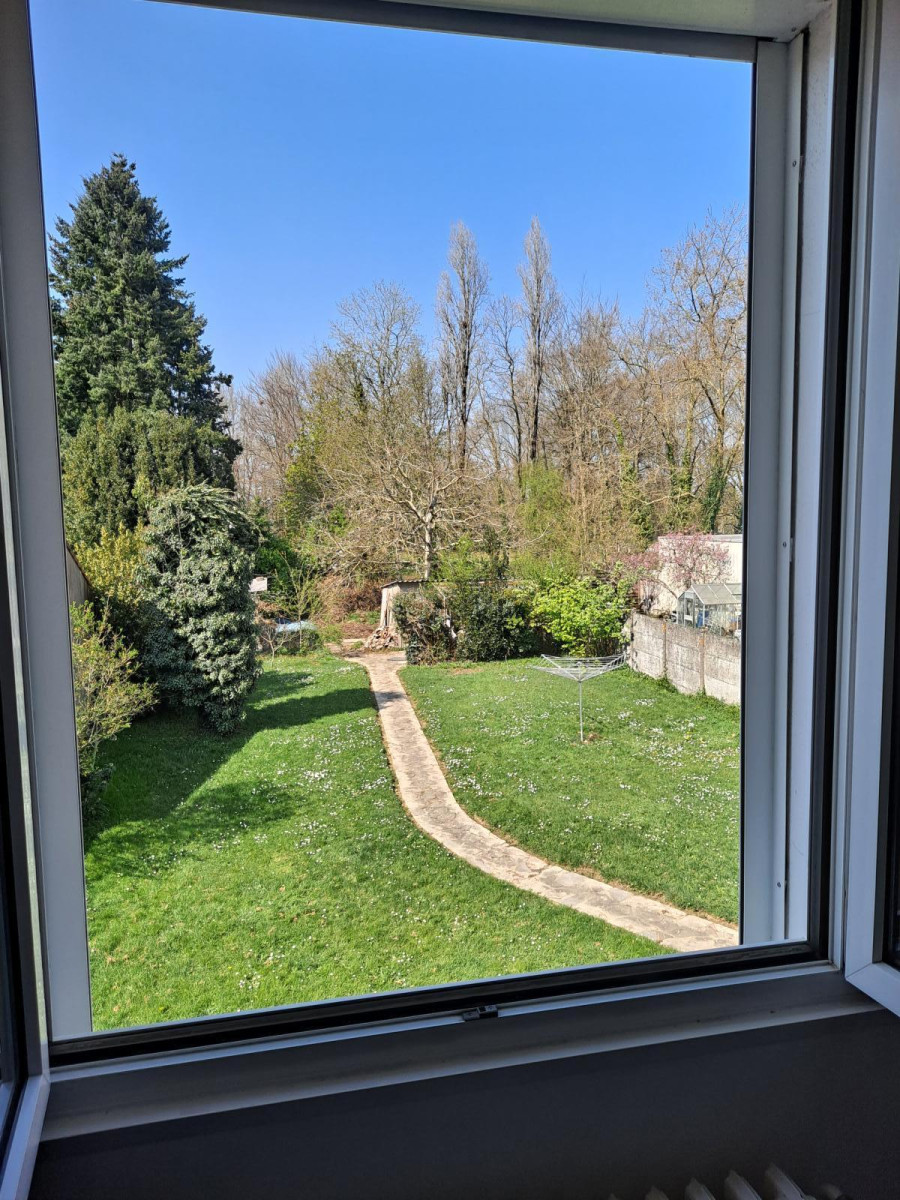 
                                                Location
                                                 Appartement TBE plein sud, forfait avec Internet