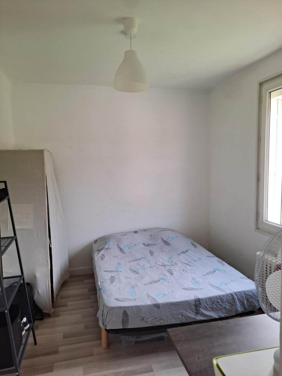 
                                                Location
                                                 Appartement TBE plein sud, forfait avec Internet