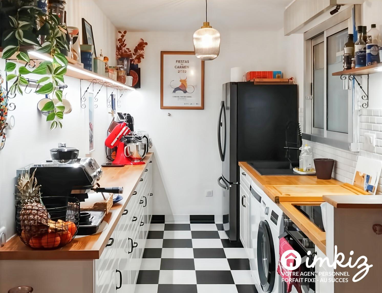 
                                                Vente
                                                 Appartement  toit terrasse 2 pièces