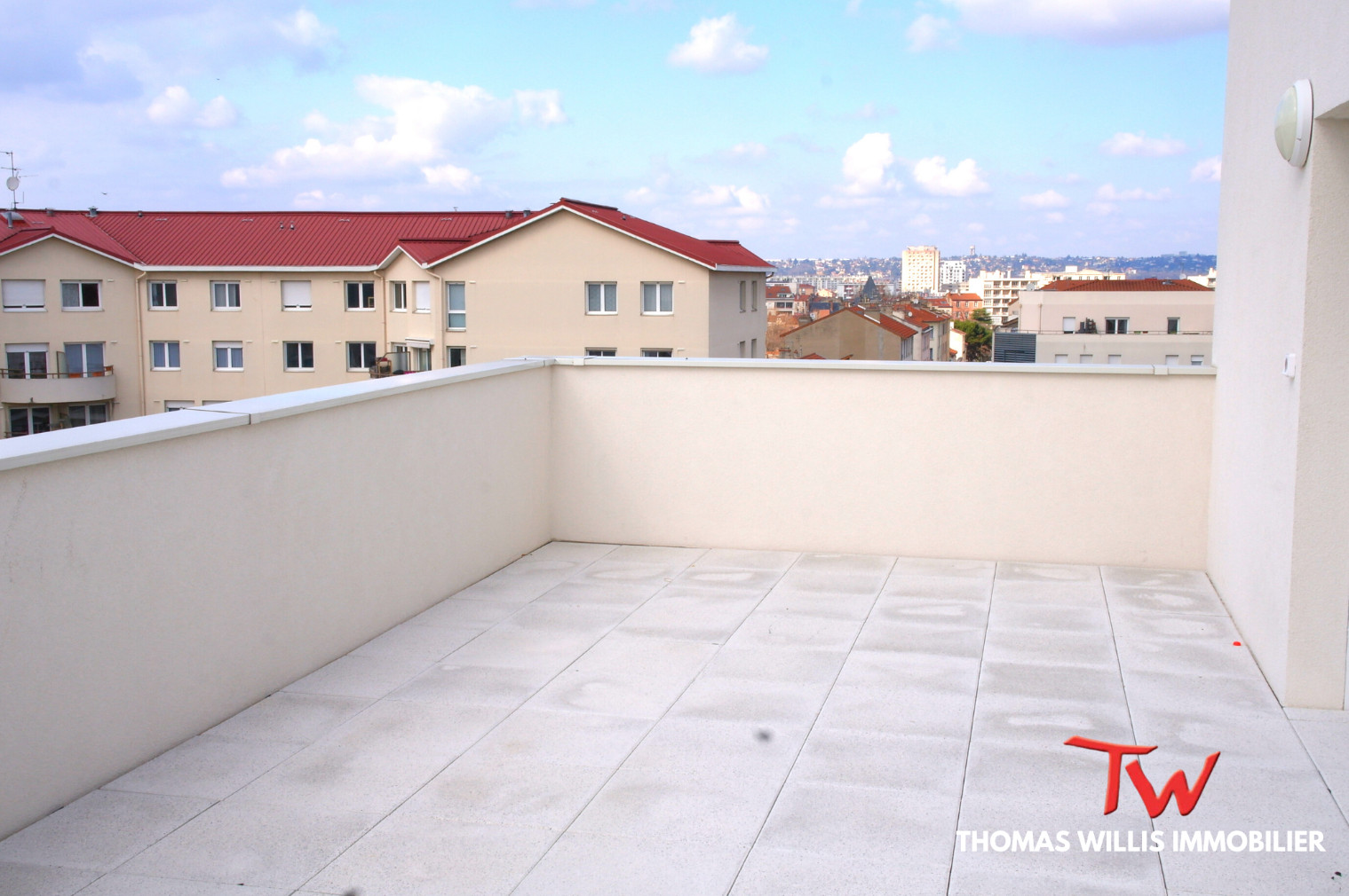 
                                                Vente
                                                 APPARTEMENT TOIT TERRASSE T4 89 m2 VILLEURBANNE