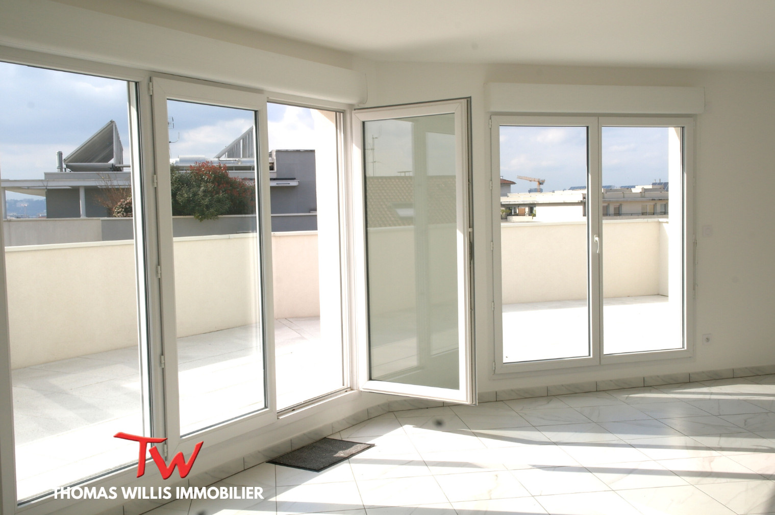 
                                                Vente
                                                 APPARTEMENT TOIT TERRASSE T4 89 m2 VILLEURBANNE