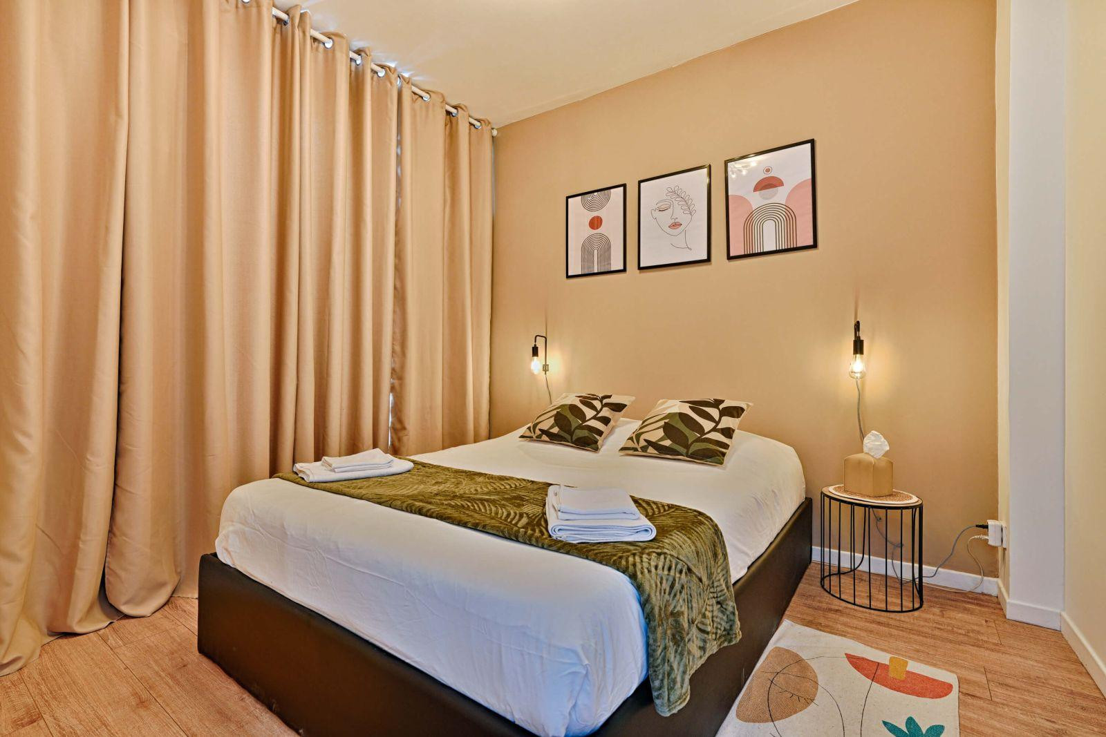 
                                                Location
                                                 Appartement tout confort au charme Parisien.