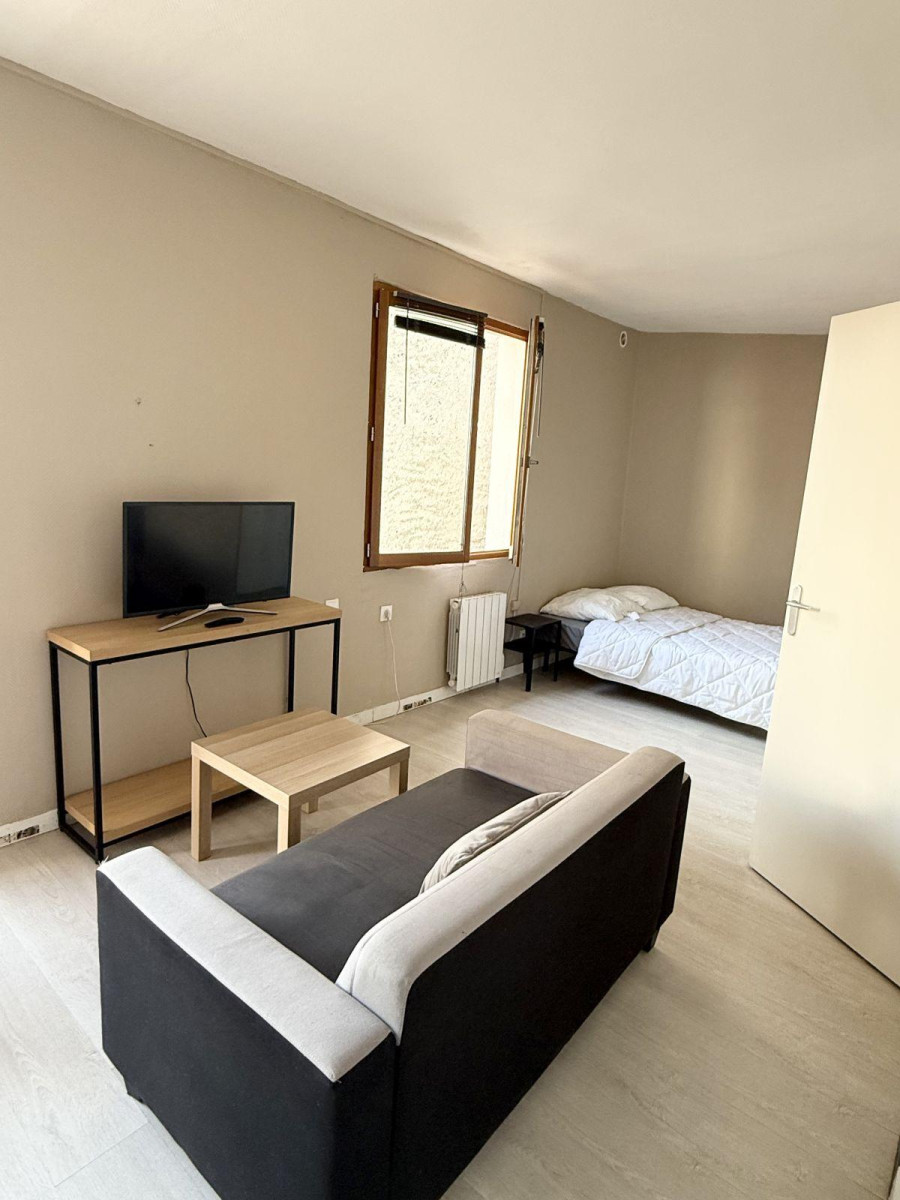 
                                                Location
                                                 Appartement tout équipé dans un lieu très calme