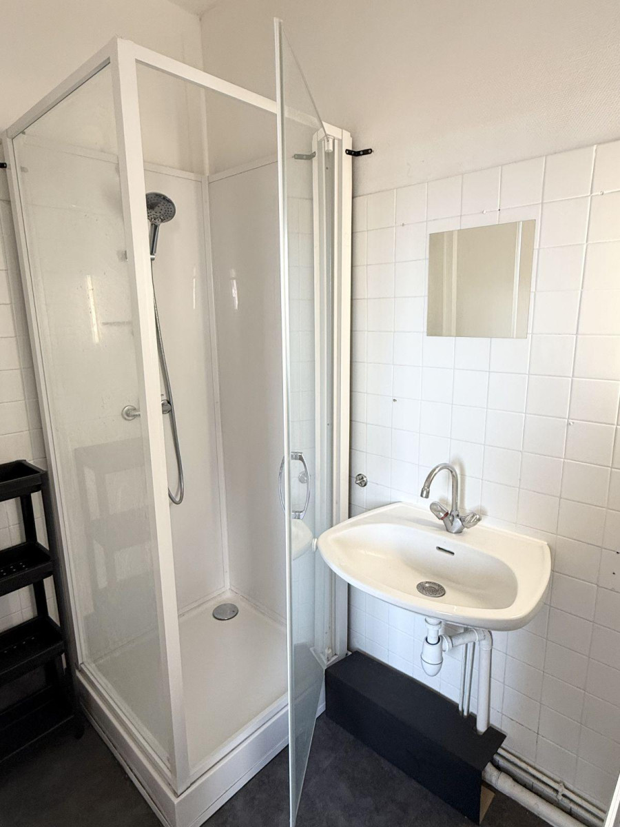 
                                                Location
                                                 Appartement tout équipé dans un lieu très calme