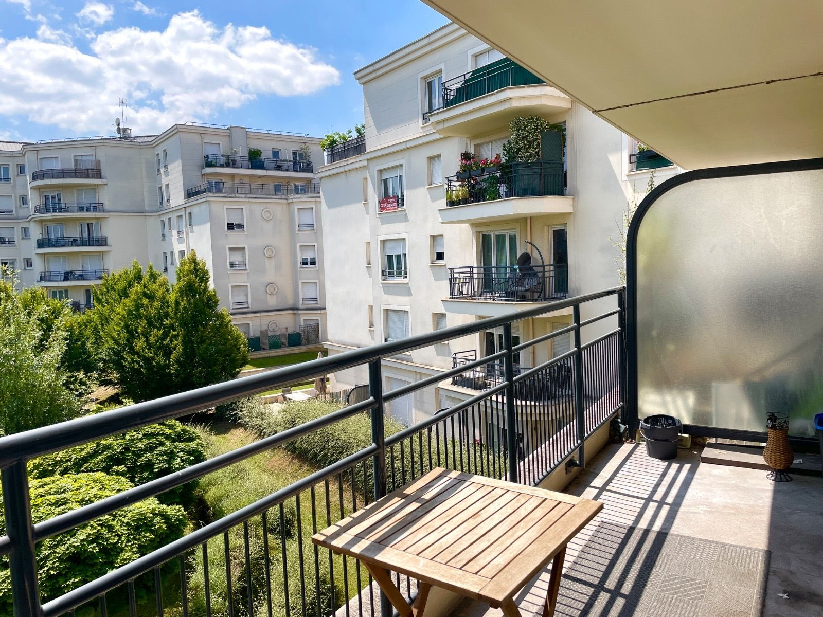 
                                                Location
                                                 Appartement tranquille