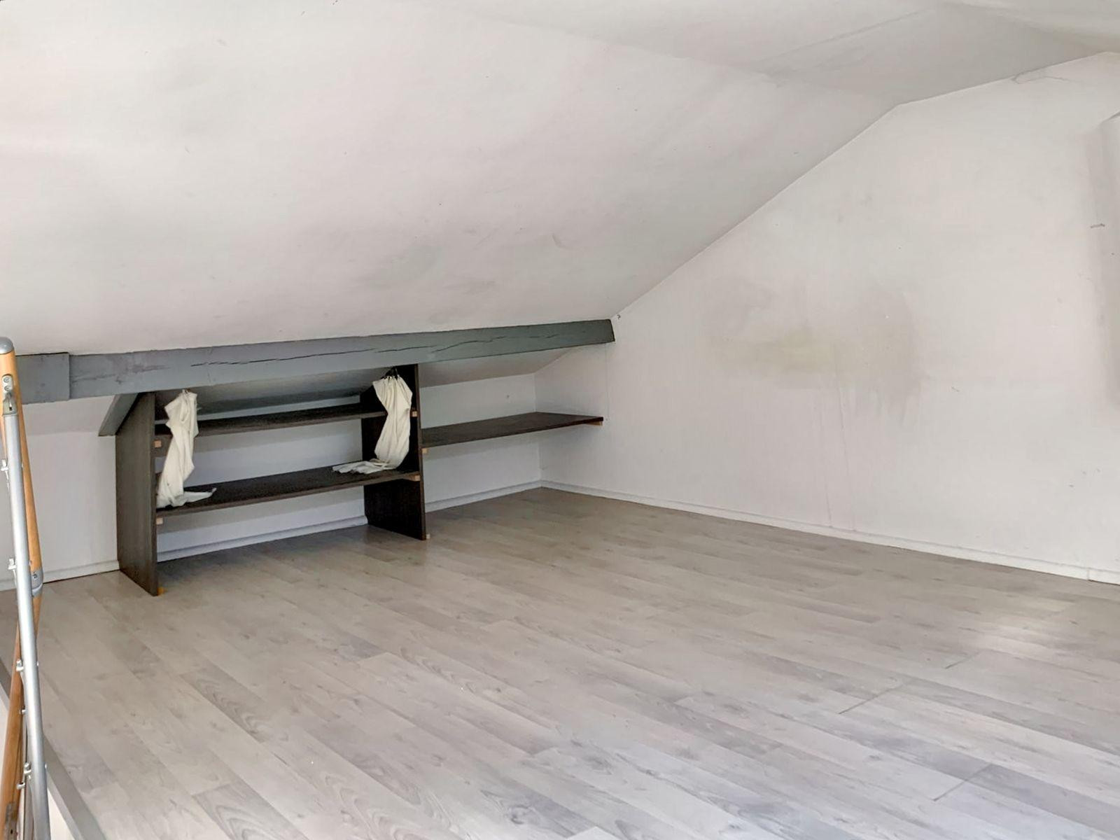 
                                                Location
                                                 Appartement tranquille, avec jardin