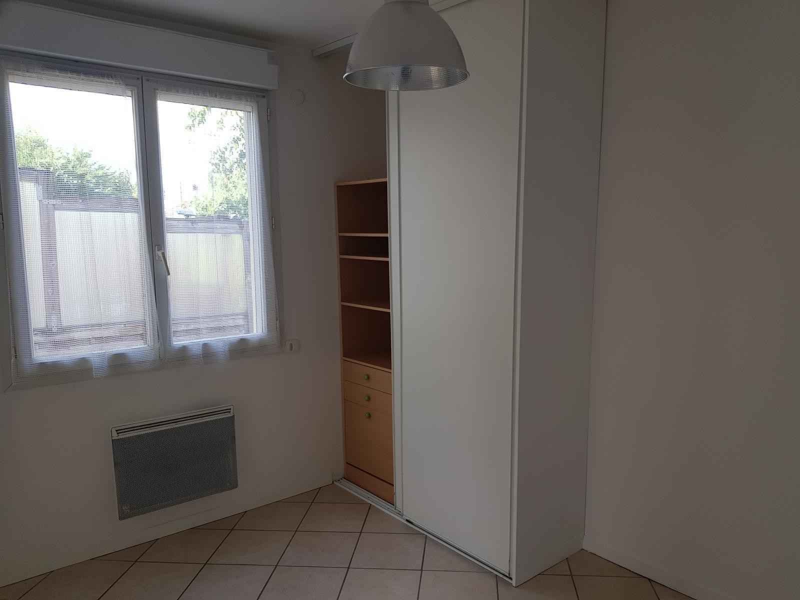 
                                                Location
                                                 Appartement tranquille avec terrasse