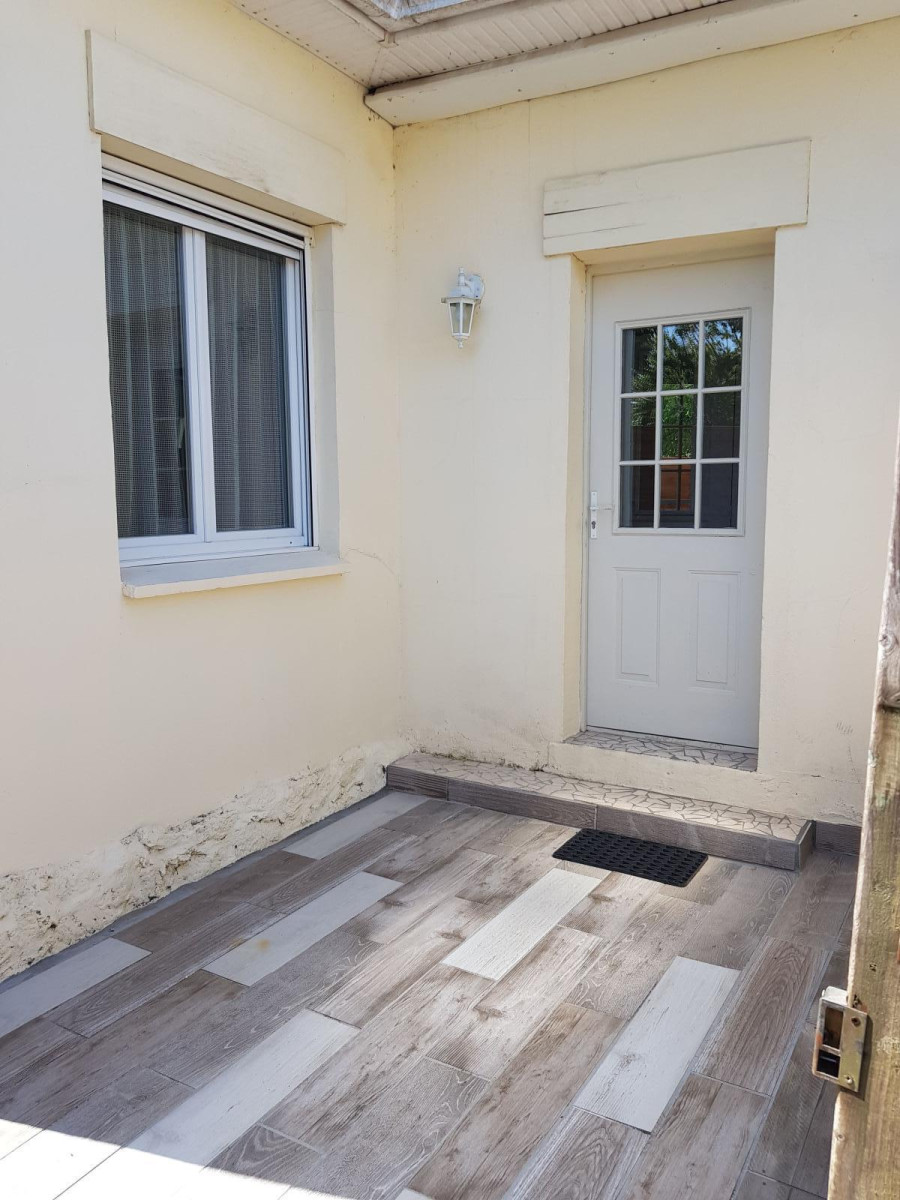
                                                Location
                                                 Appartement tranquille avec terrasse
